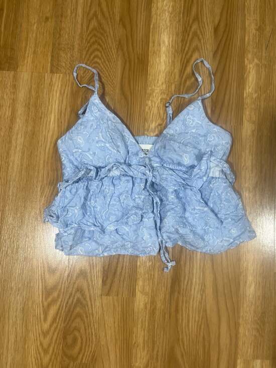 Hollister Tops - Hollister Blue Paisley Print Tiered Babydoll Crop Tank Top